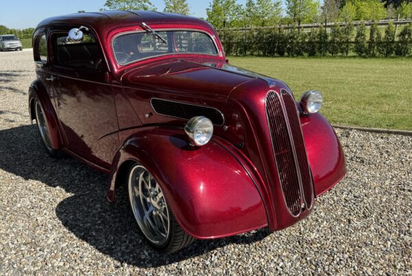 FORD POPULAR V8 Hot Rod . Pro Built Show Winner