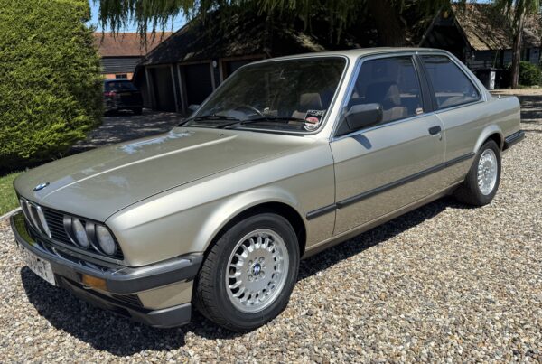 Timewarp BMW E30 320i 2 Door Manual .