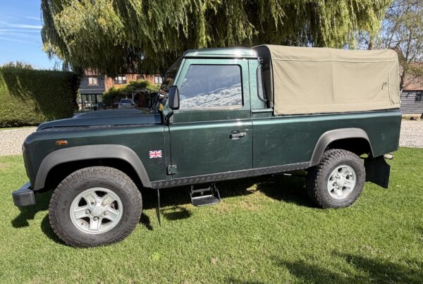 LAND ROVER DEFENDER 110 Pick Up. Exceptional Condition