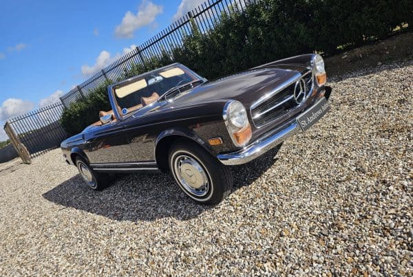 1970 MERCEDES 280 SL Pagoda